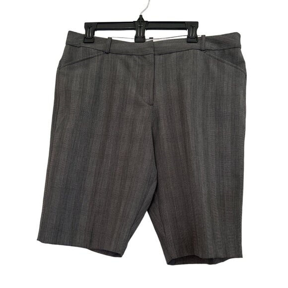 Worthington, Ladies Dressy Trouser Bermuda Shorts, Size 16P - Picture 1 of 7
